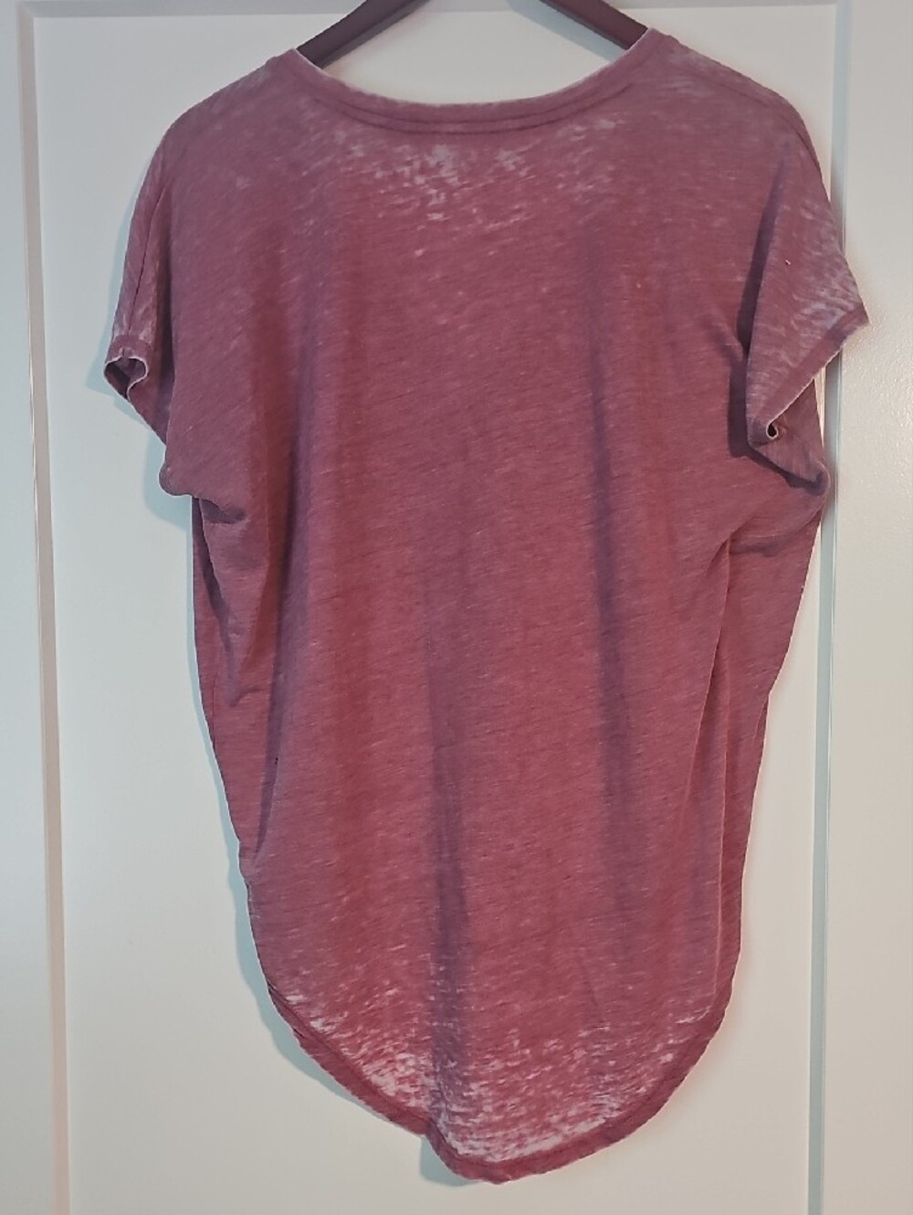 Express One Eleven Thin Mauve V-Neck, Longer Shirt Tail, Short Sleeve - Picture 2 of 5